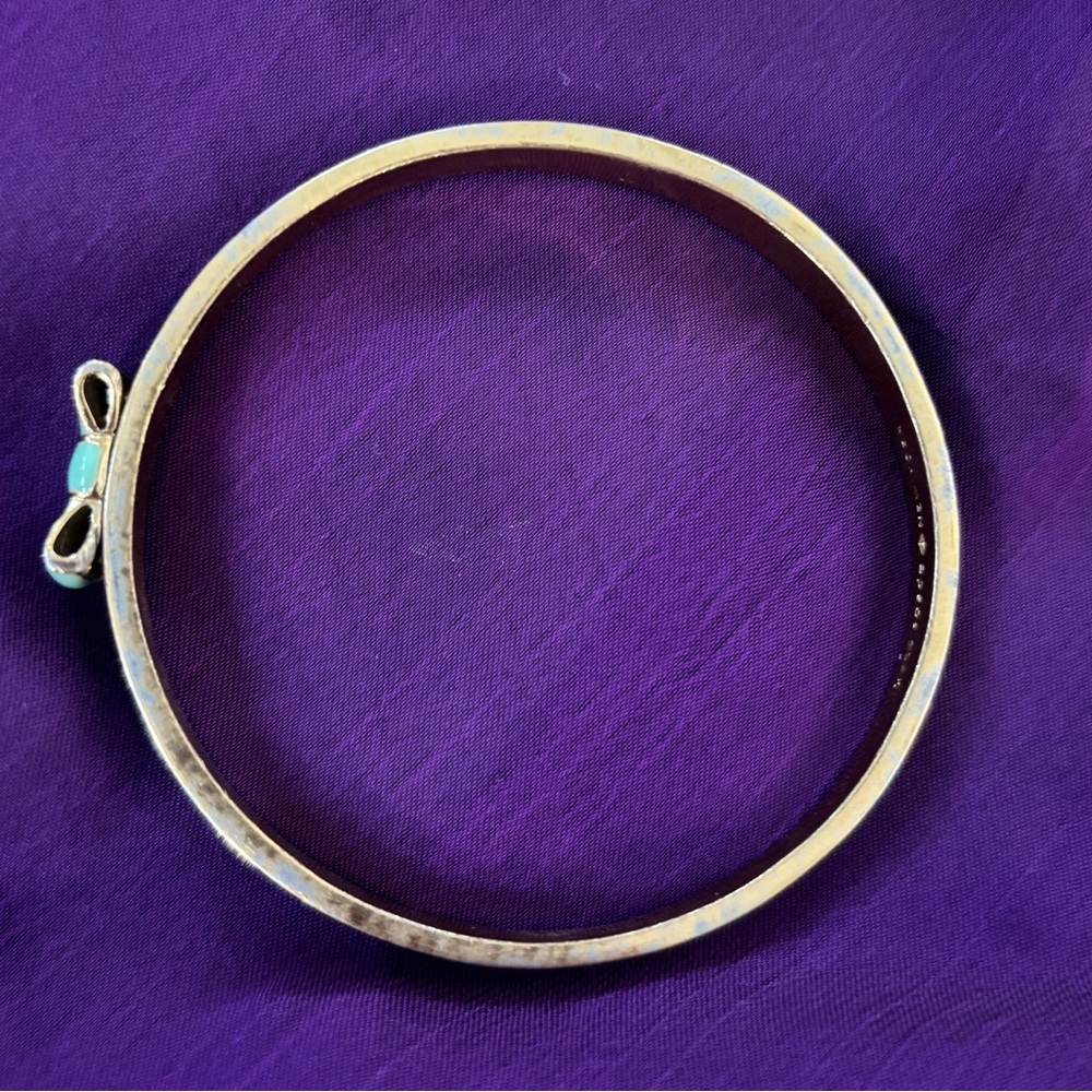 Kate Spade Green Bow Bangle Bracelet. - Picture 5 of 6
